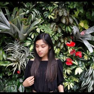 Black Off-the-shoulder Top